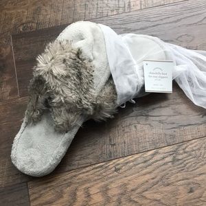 Pottery Barn ☕️ Faux Fur Cozy Slippers